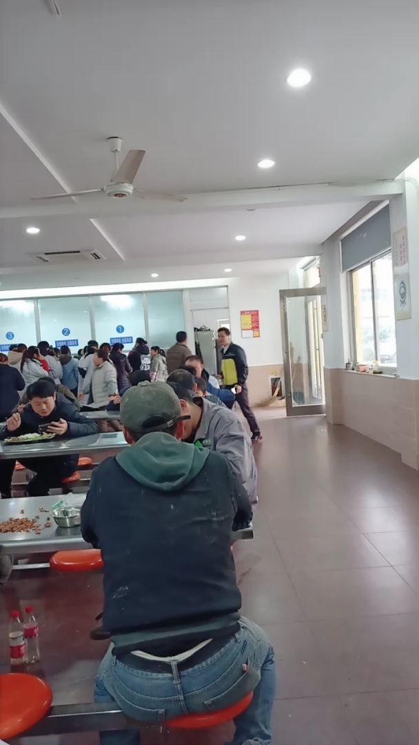 公司饭堂,点赞了没?