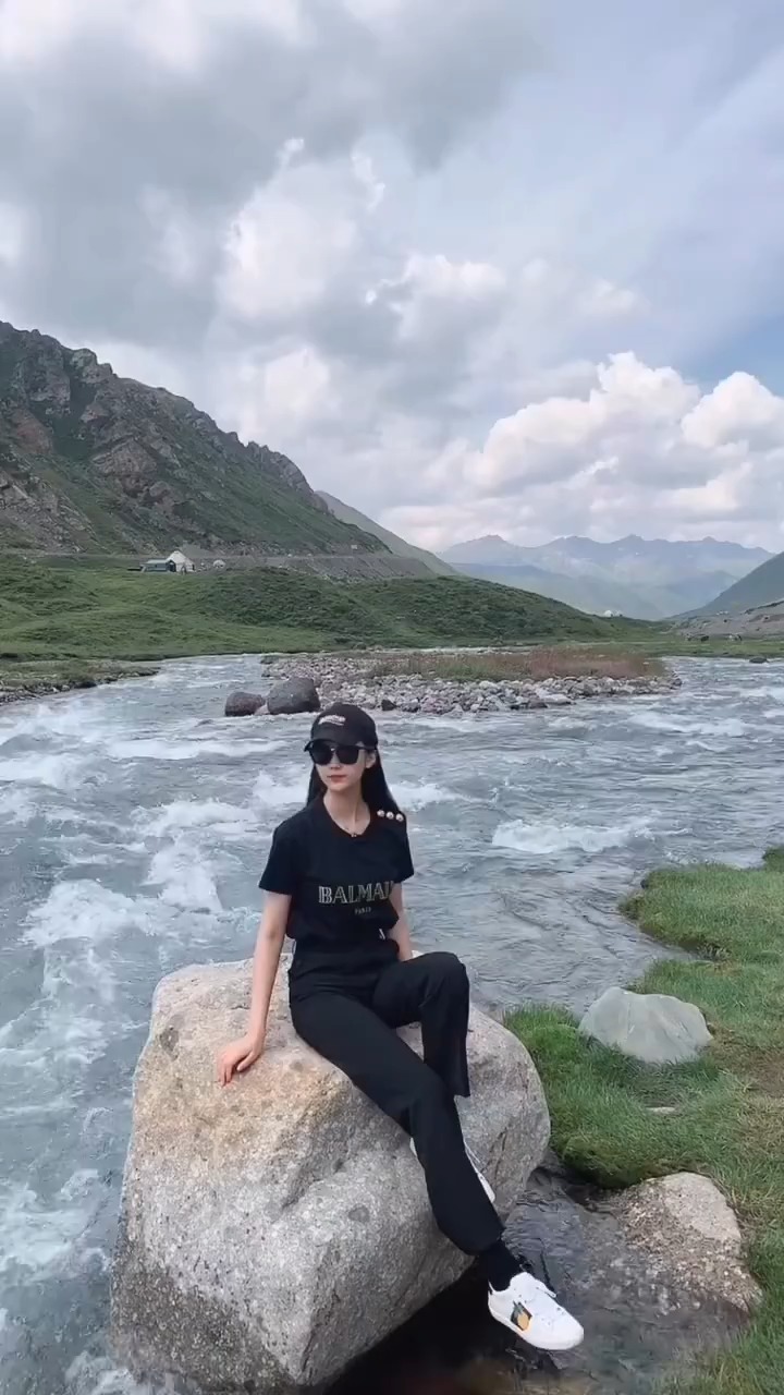 日常生活照#素颜美女生活照套图女套图照片视频同一个人 朋友圈