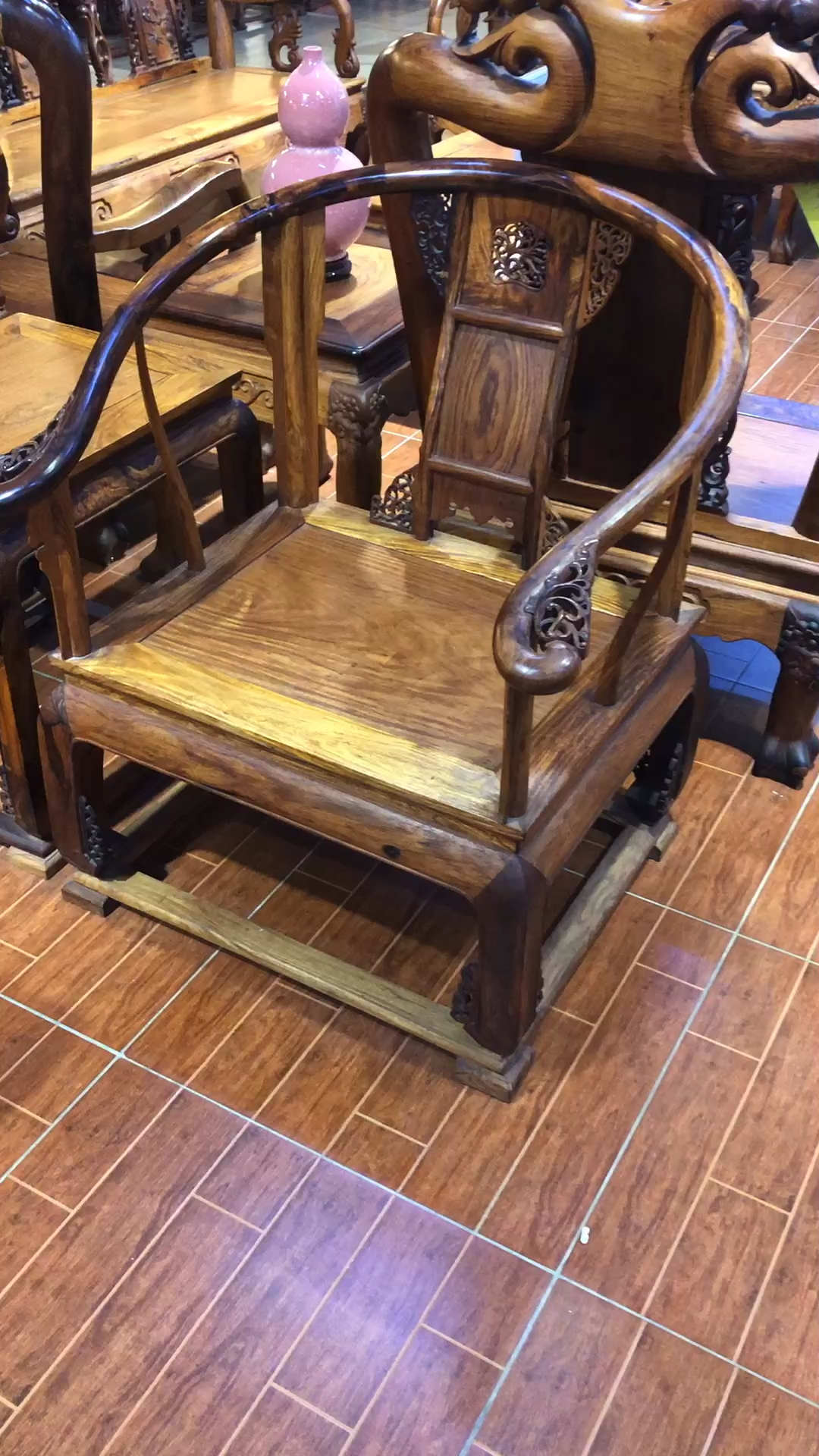 海南黄花梨,有一种气质,让你能够喜欢它!