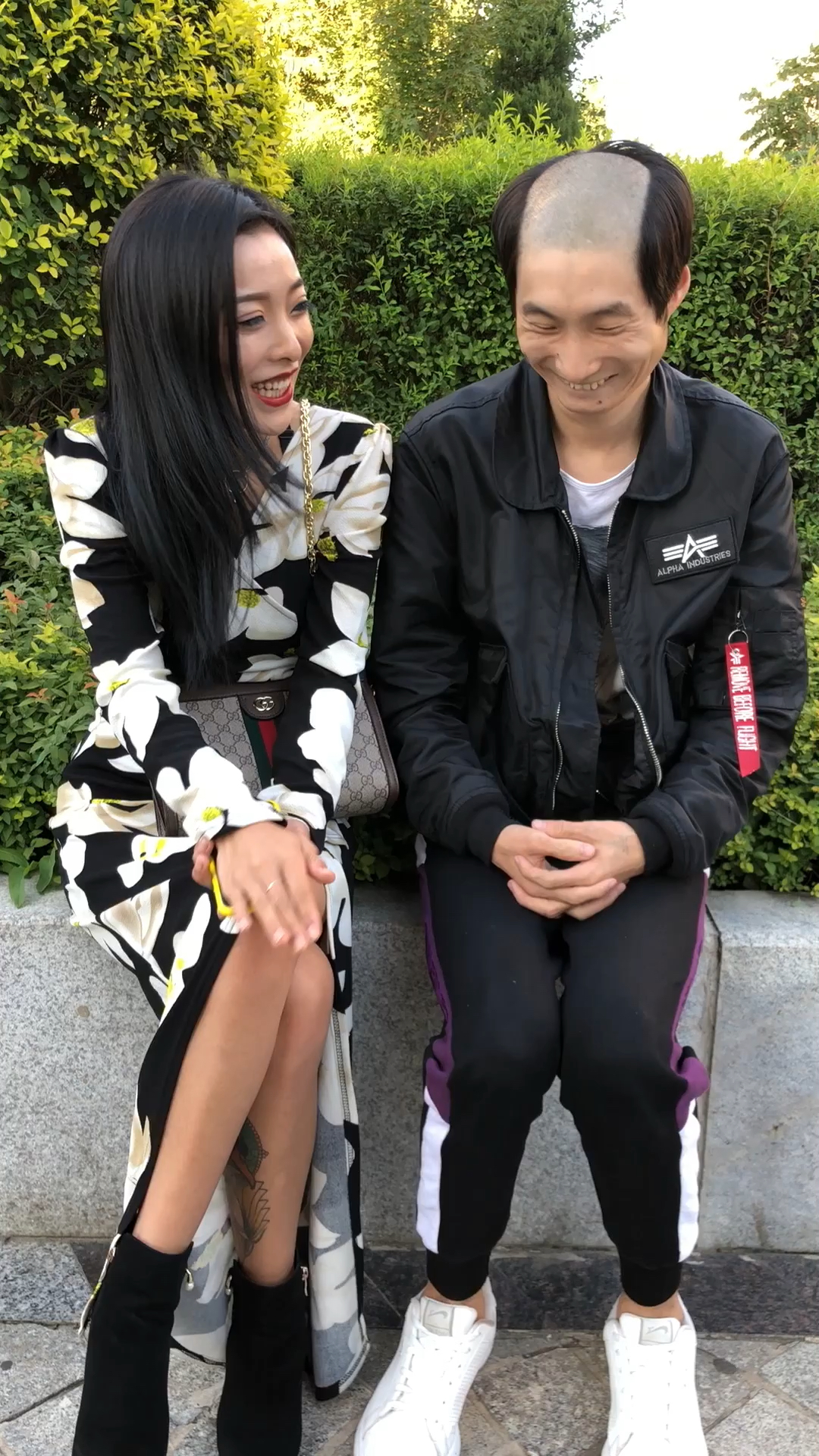 美女与丑男的约会对话惊人