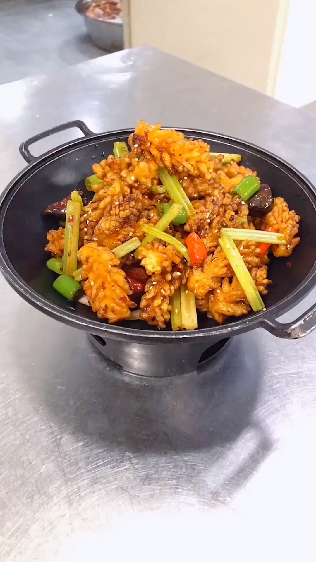 美食#干锅香辣鱿鱼这样做味道简直太棒了!