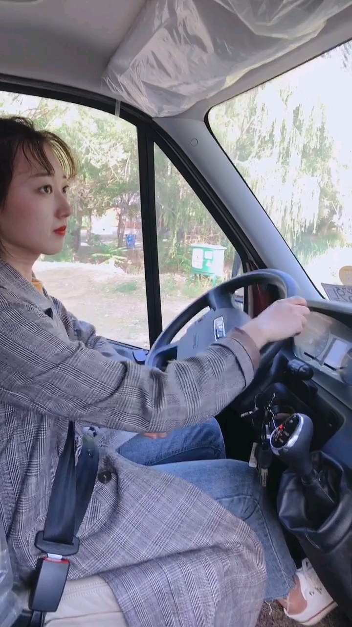 带上全民去旅行#女司机开房车的第一天