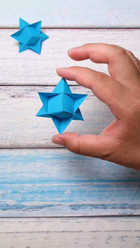 一吹就转的立体六芒星折法仔细看