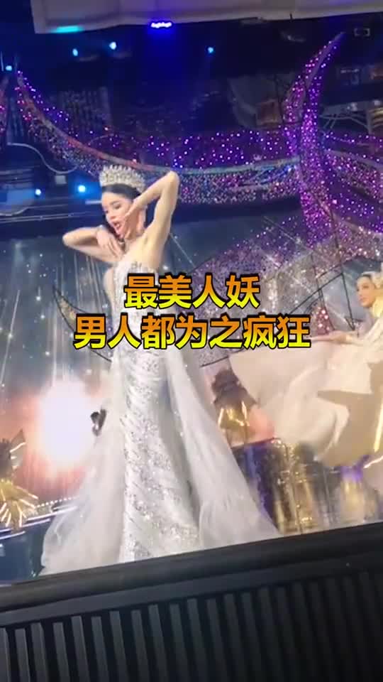 每日逗你笑#泰国最美人妖,身材火辣逆天,女人自愧不如男人为之疯狂