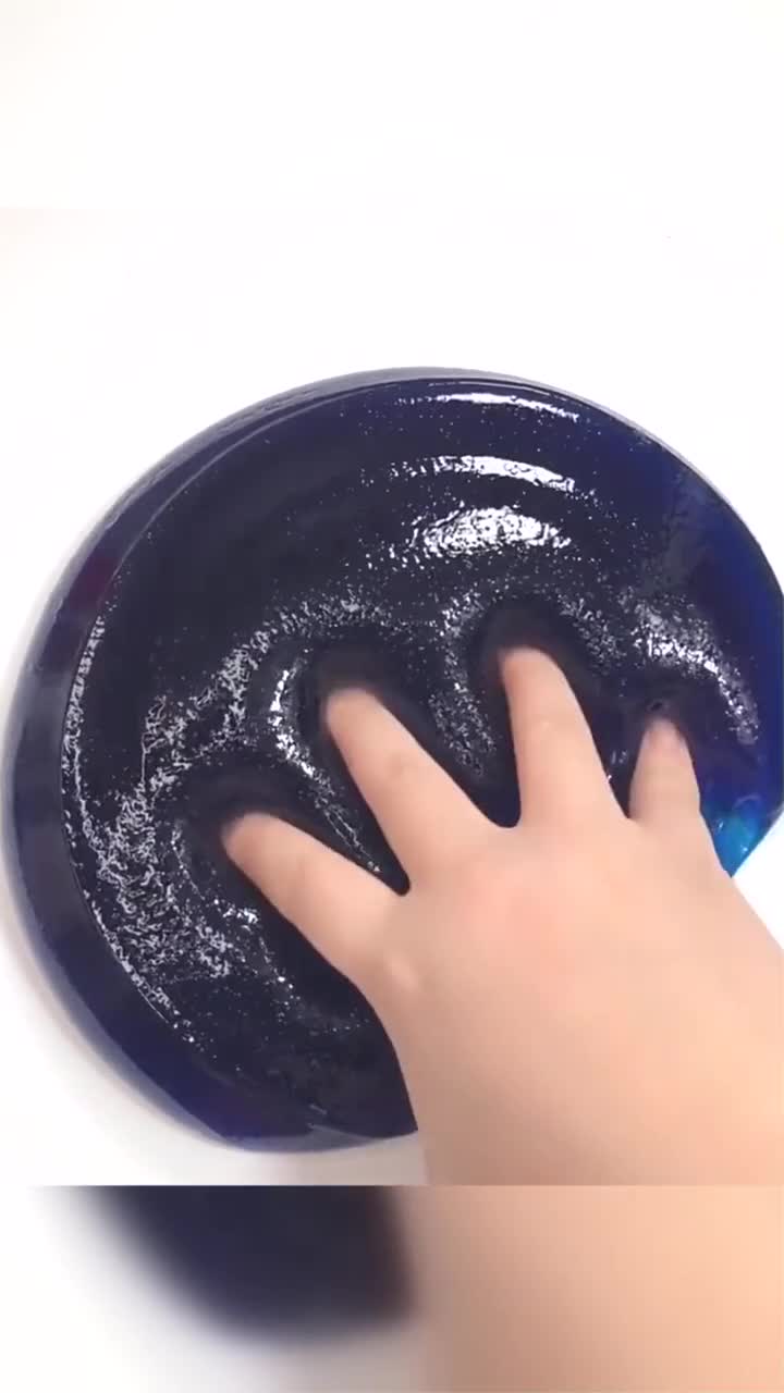 蓝莓果酱起泡胶,玩起来手感真的很舒服,捏起来也很解压