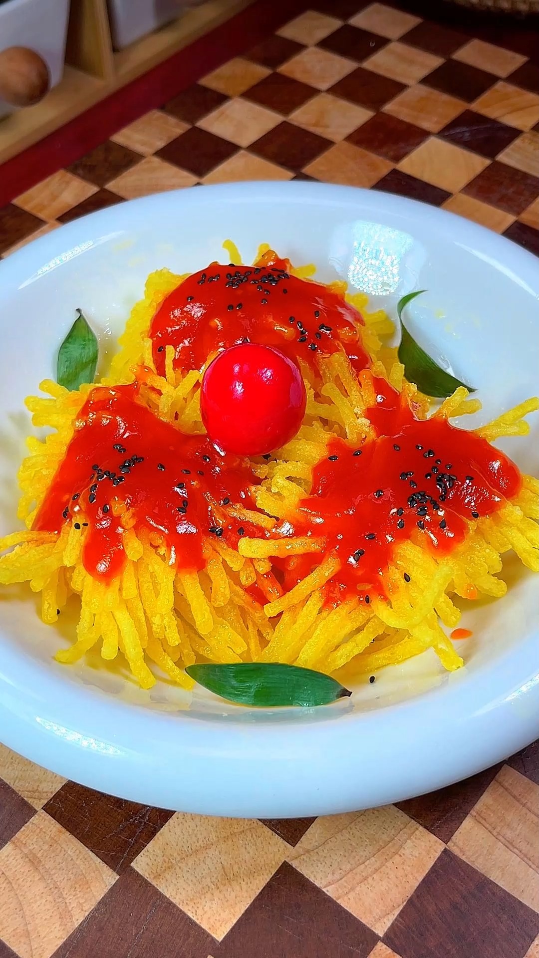 年夜饭的餐桌上少不了这个菊花土豆,菊花寓意着吉祥,富贵和安康,土豆